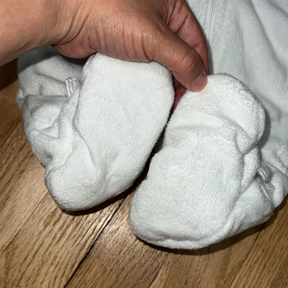 NWOT Carters Bear Hugs Footed Jumpsuit Pram (White) - Picture 5 of 9